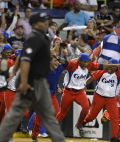 Serie del caribe dia6 Cuba vs Venezuela28